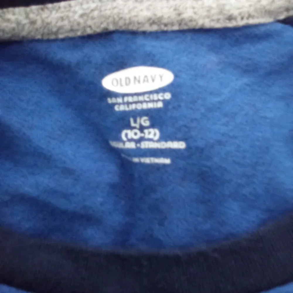 Old Navy t-shirt size 10/12 ( Bag X )